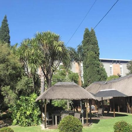 Aero Guest Lodge Kempton Park Extérieur photo