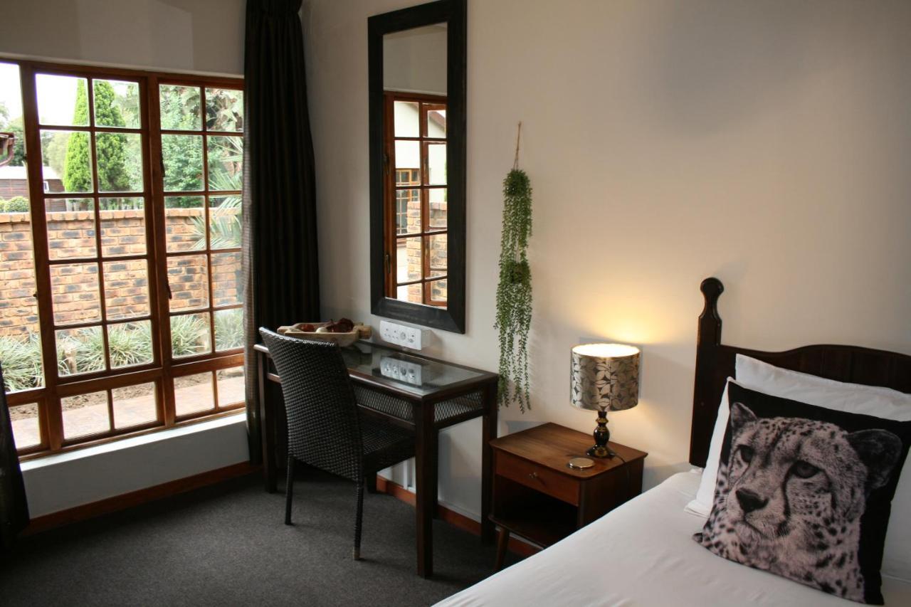 Aero Guest Lodge Kempton Park Extérieur photo