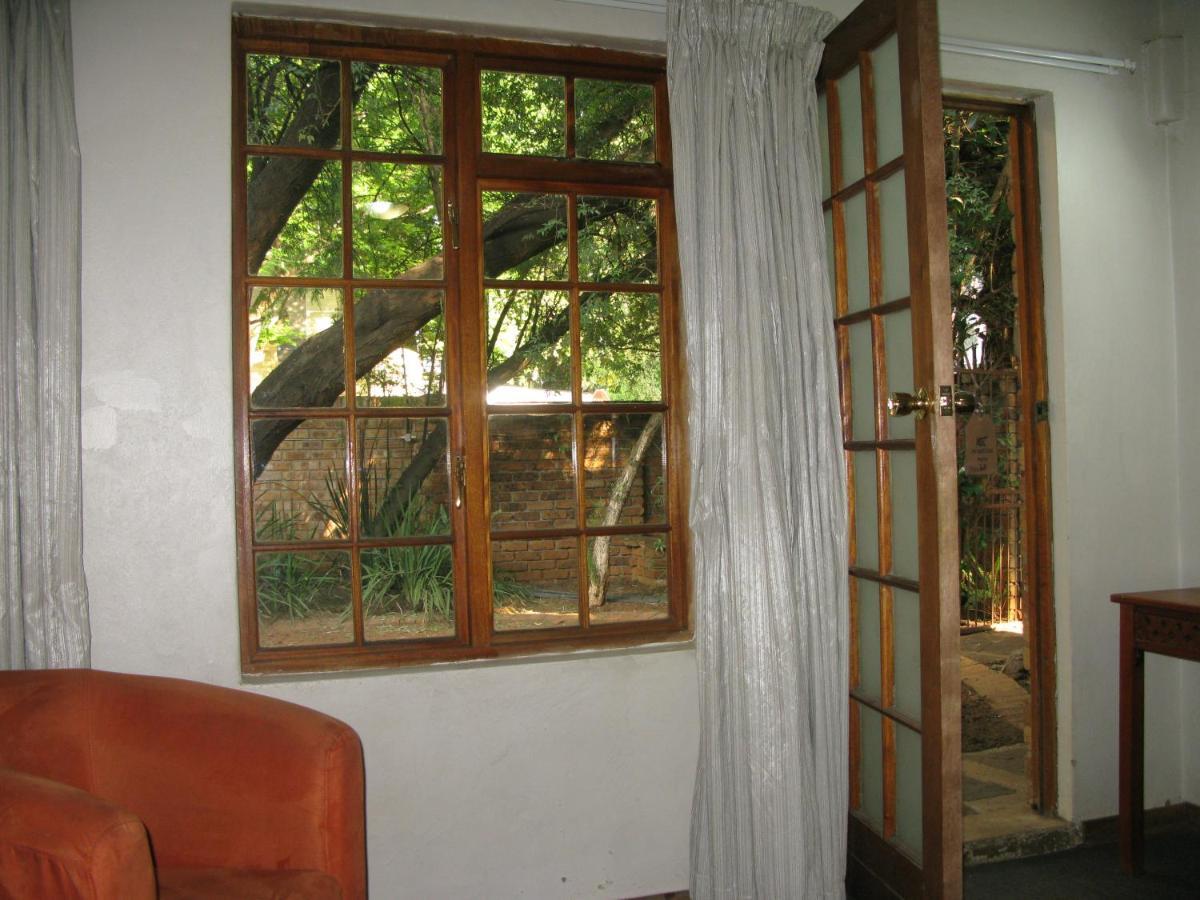 Aero Guest Lodge Kempton Park Extérieur photo
